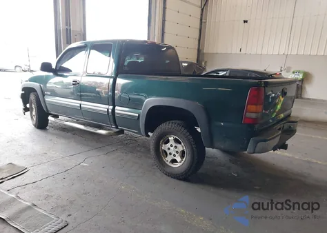2001 Chevrolet Silverado 1500 Lt z USA, uszkodzony, nr VIN 2GCEK19T711151054
